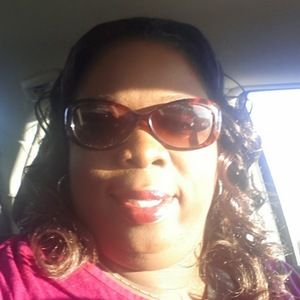 Meet your Posher, Adrianne